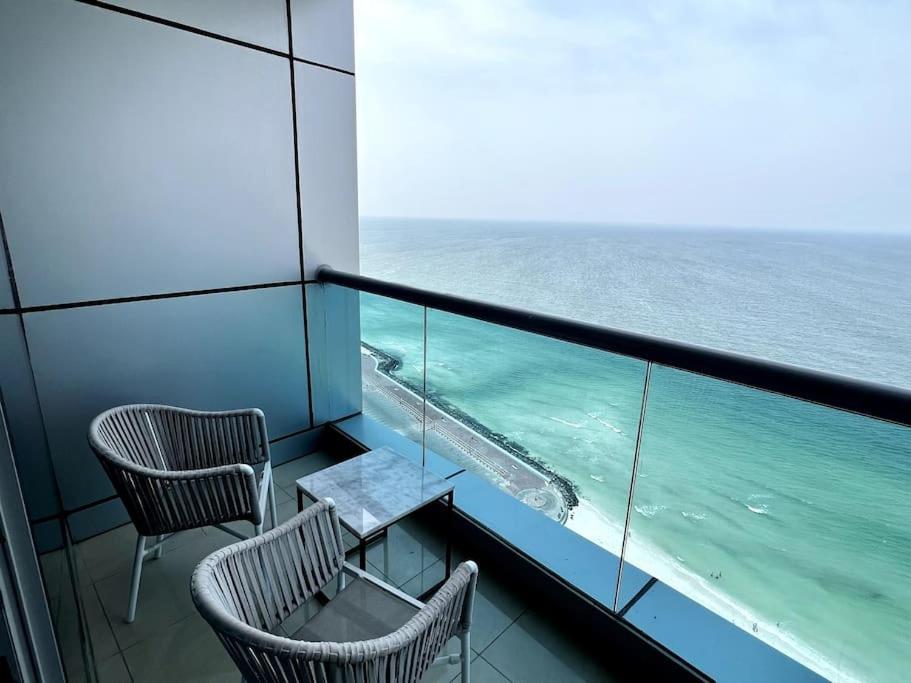 アジュマーンLuxury Full Sea View Flatアパートメント エクステリア 写真